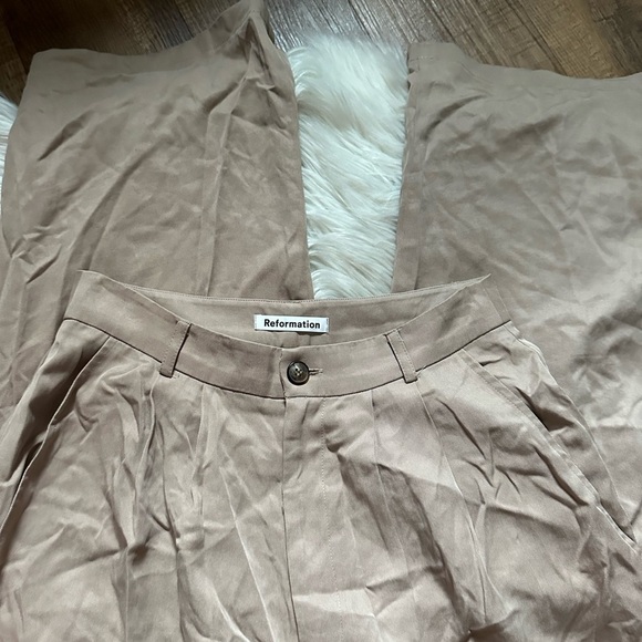 REFORMATION Mason Pant In Khaki - Picture 6 of 8